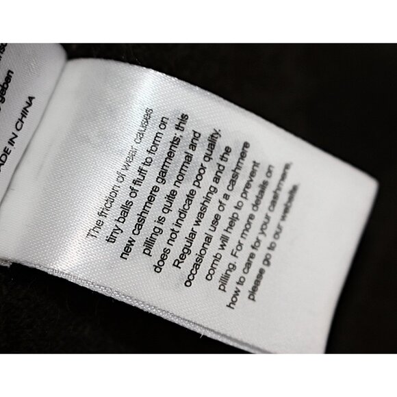 Wrap London - 100% Cashmere Hoodie with Metallic Accent, Forest Green - Picture 9 of 11